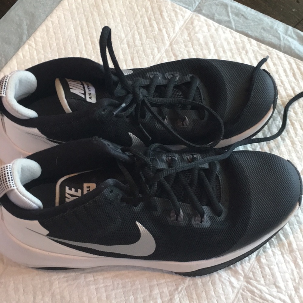 Nike Air Versatile Tennis Shoe